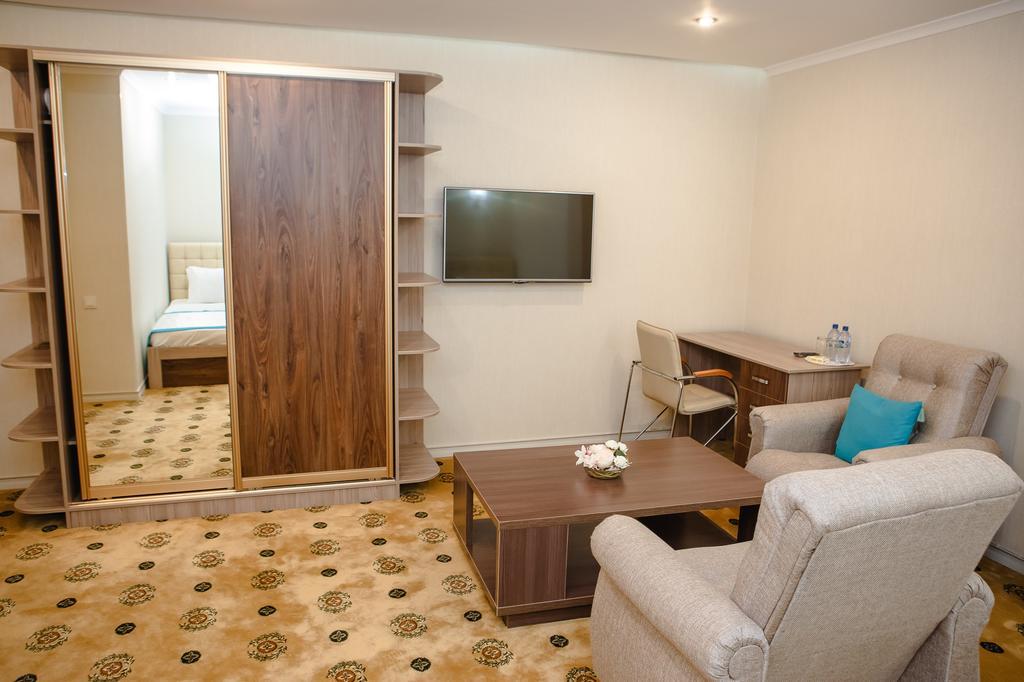 Luxury House Hotel Shymkent Luaran gambar
